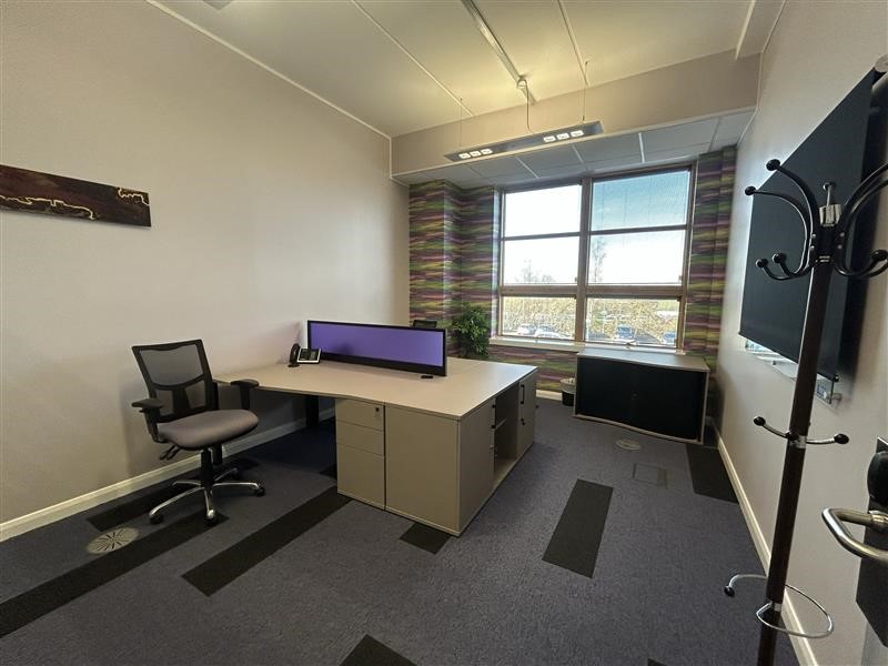 Office in Nuneaton - photo 2